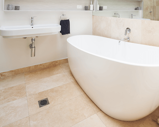 sanitaire-baignoire-entreprise-generale-deco-2000-Chapelle-lez-Herlaimont